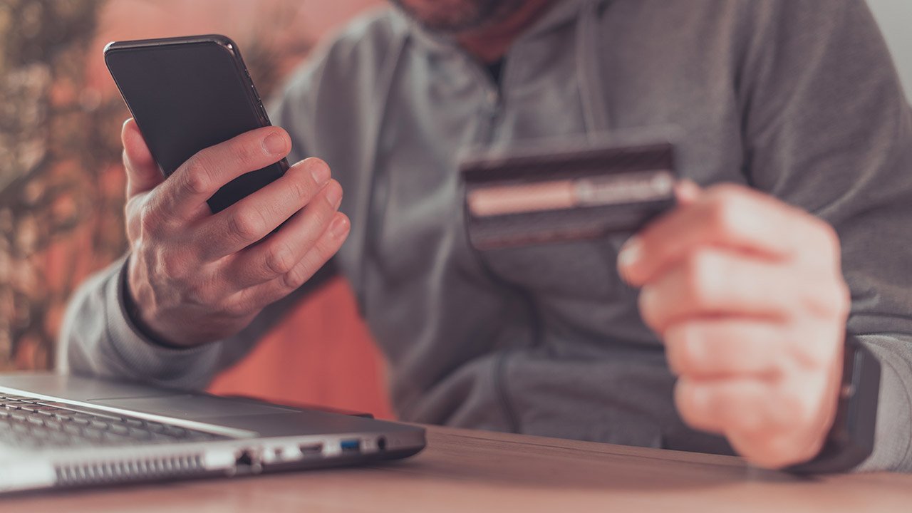 Comptes bancaires : hausse des débits frauduleux (2008-2011)