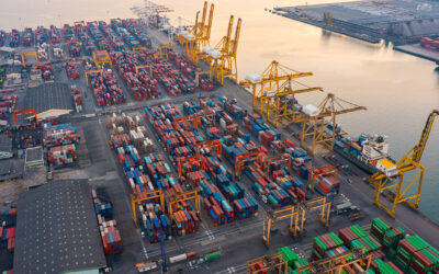 La part de marché mondiale des exportations françaises était de 4,7% en 2000. En 2012, elle est tombée à : 3,1% ?