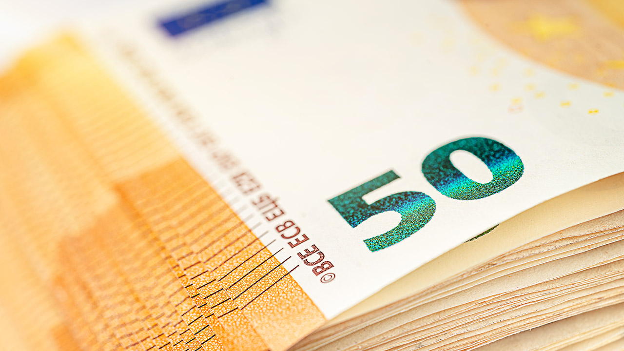 AME : 2.900 euros par clandestin