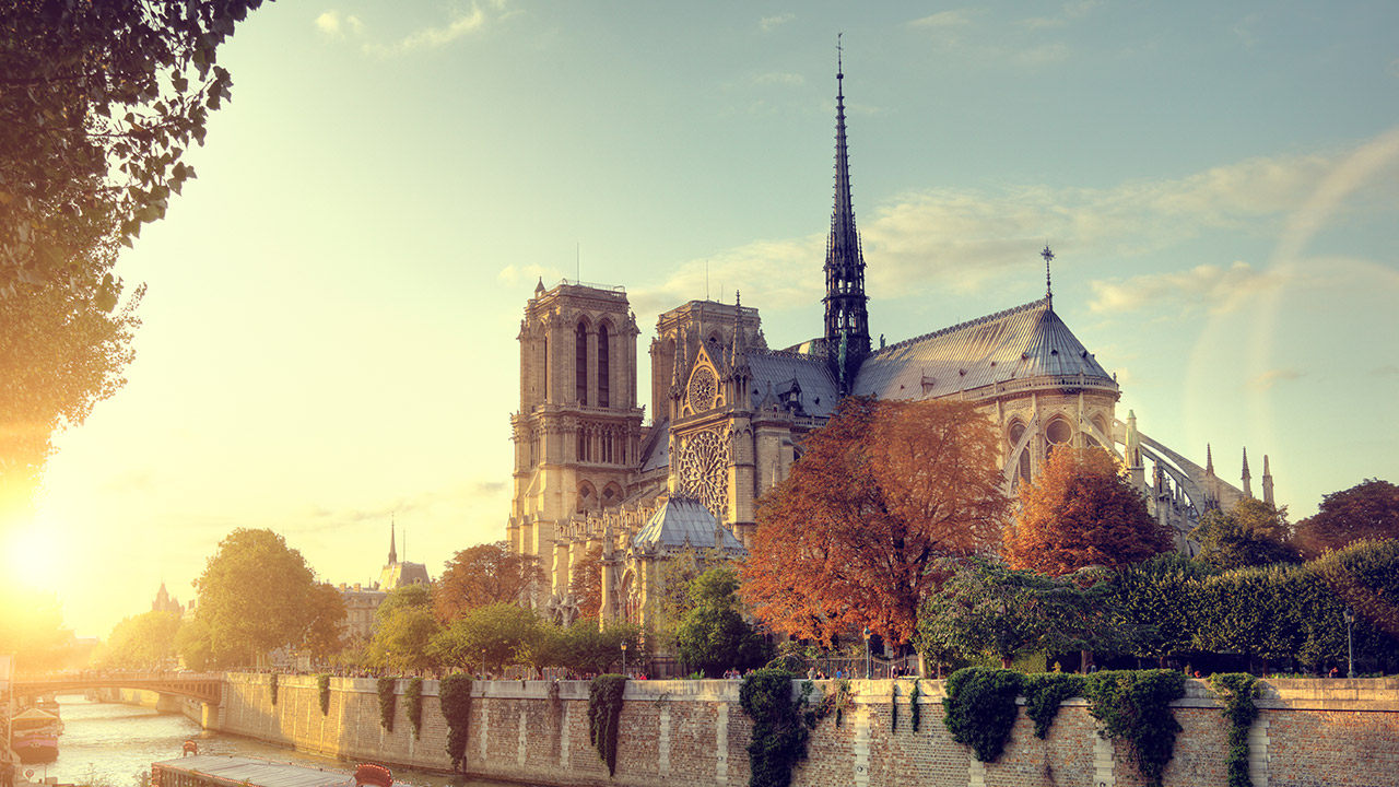 Dominique Venner : Pourquoi avoir choisi Notre-Dame de Paris ? Dominique Venner : Pourquoi avoir choisi Notre-Dame de Paris ?