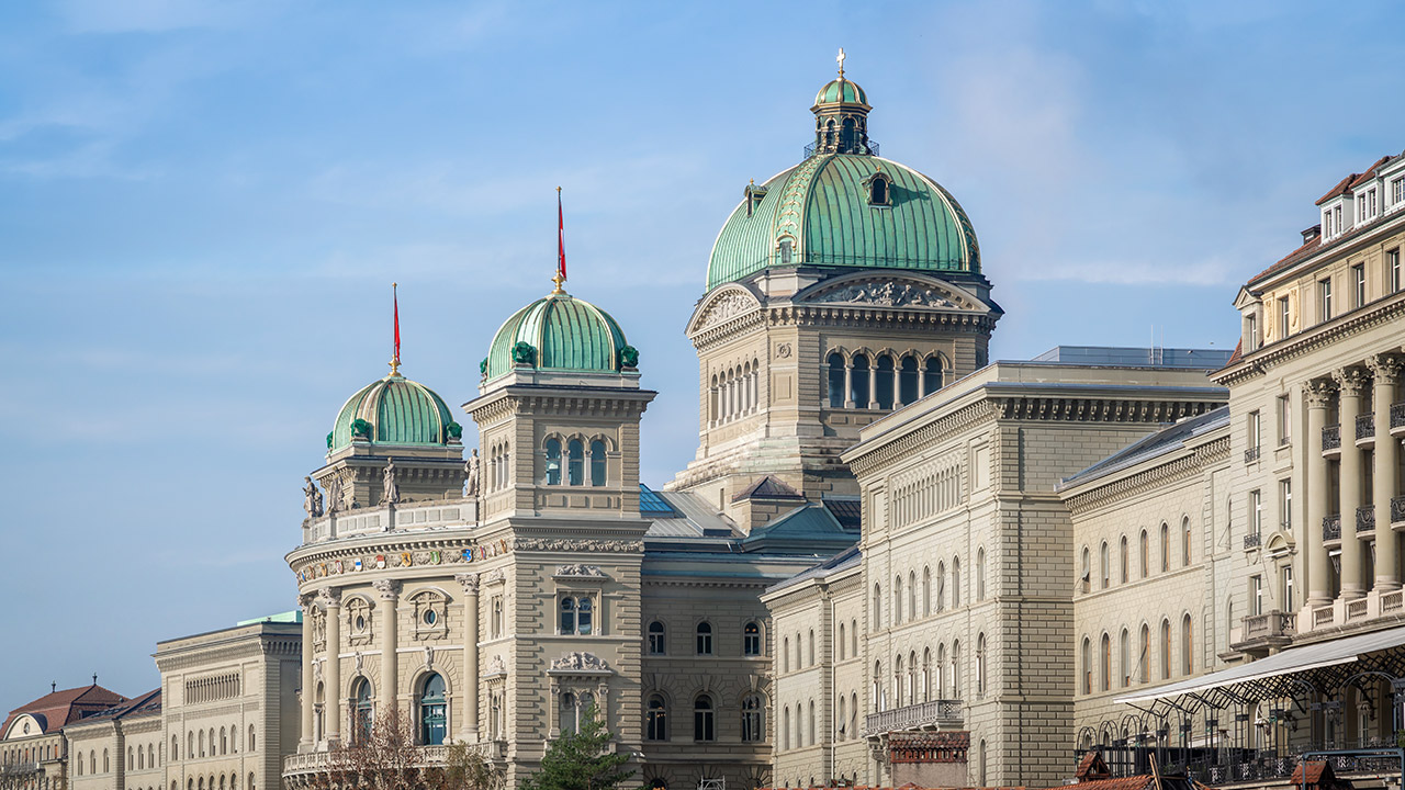 Nos sénateurs expliquent la France aux Suisses