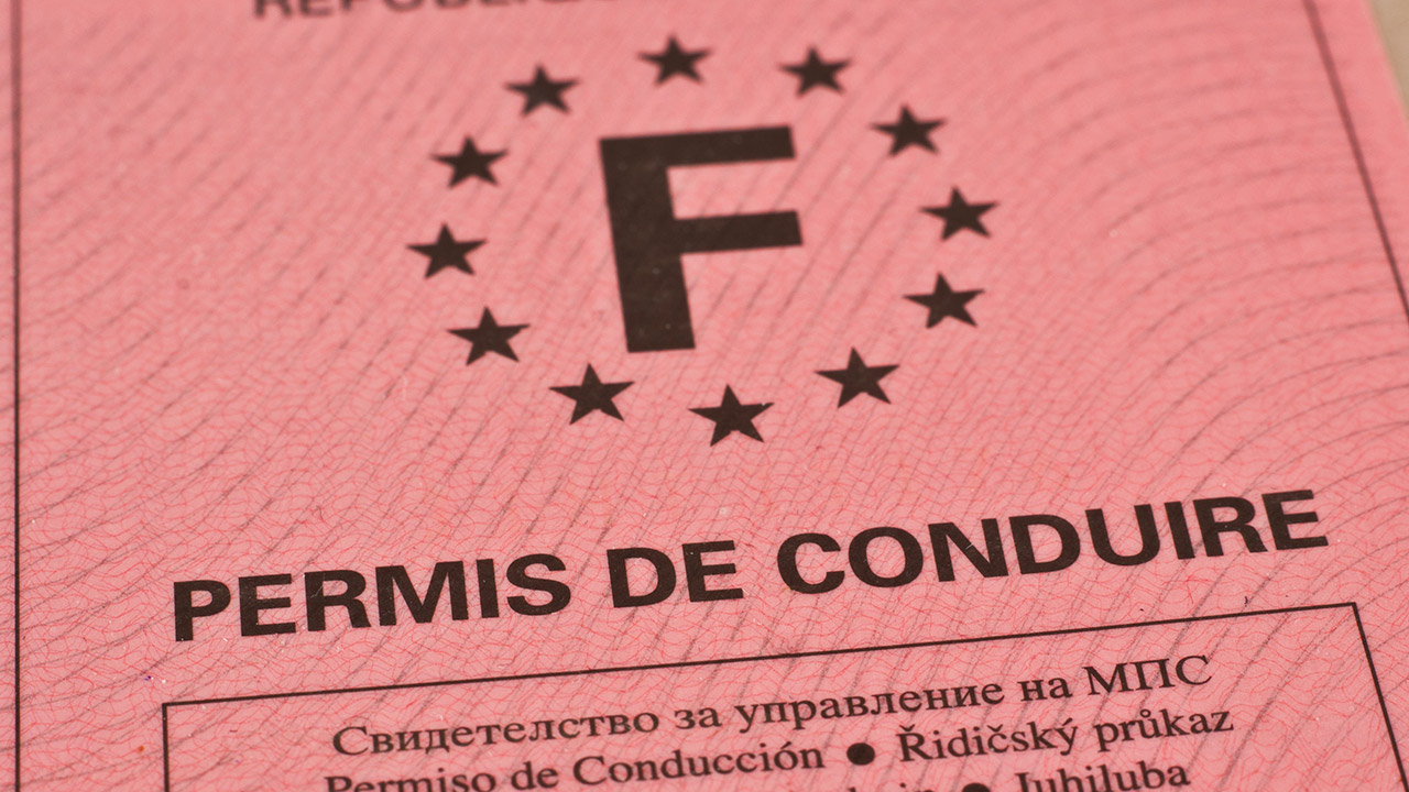 1.176.621 et 12.096.911