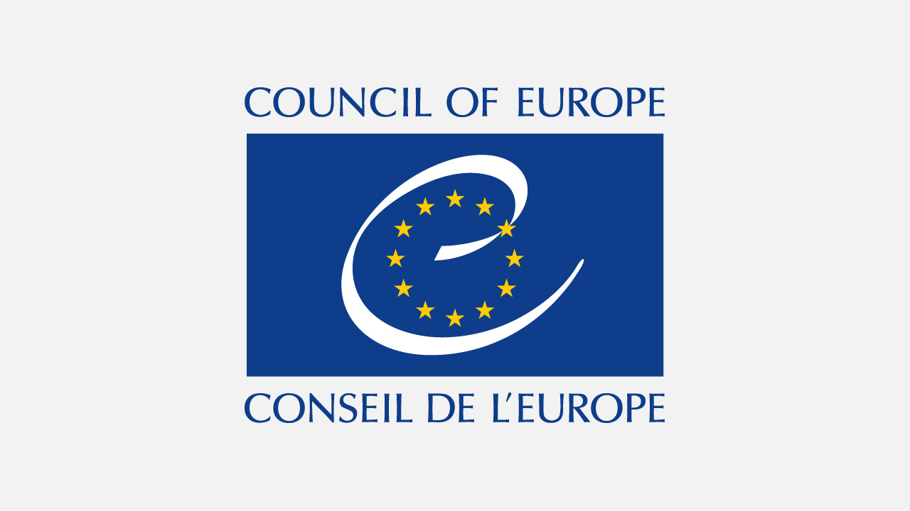 Faut-il ratifier la Charte européenne ?