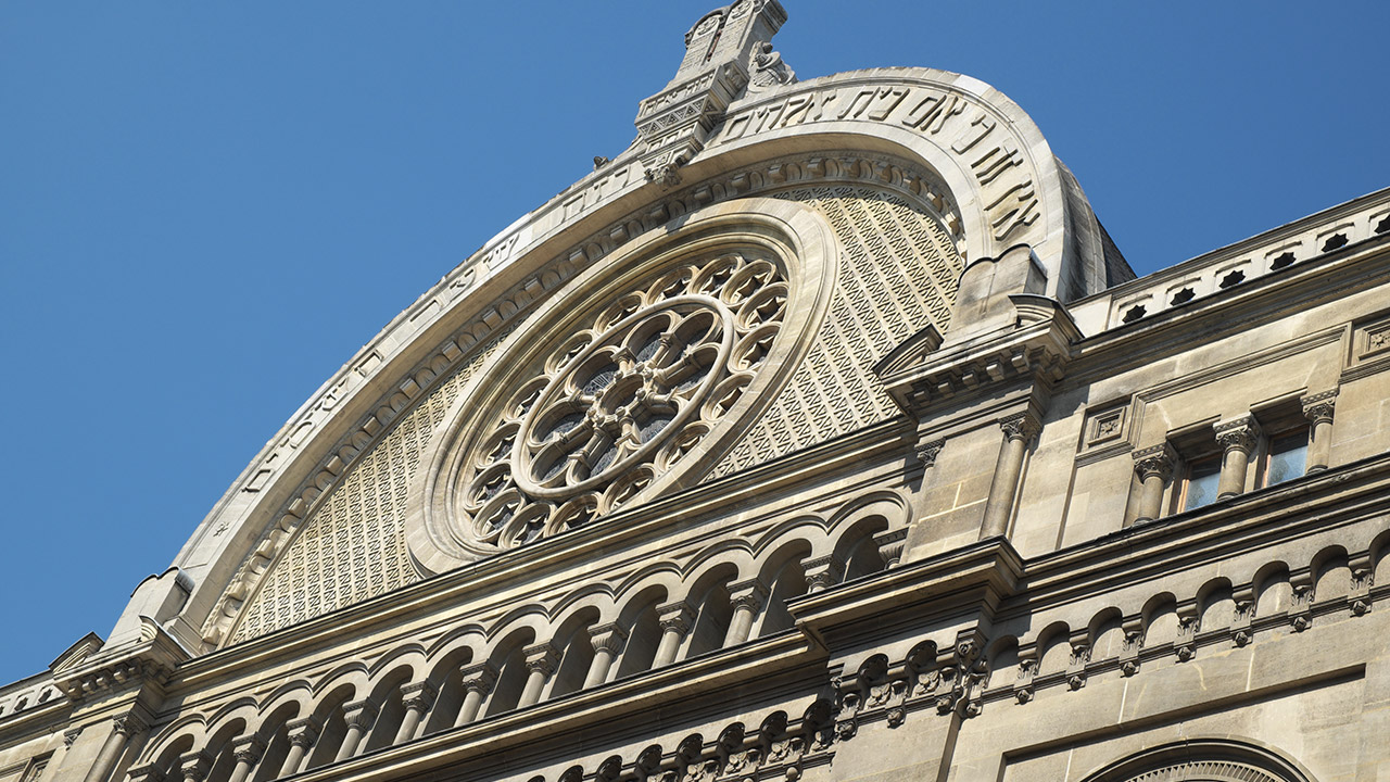 Cirque médiatique à la grande synagogue Cirque médiatique à la grande synagogue