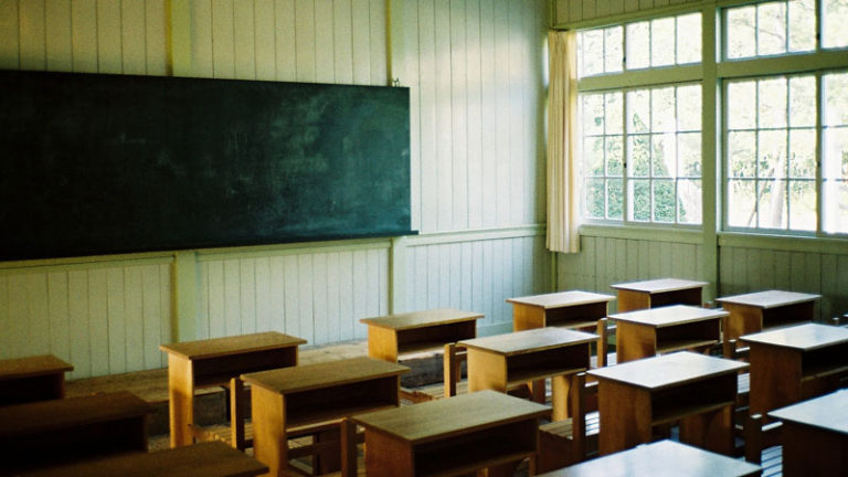 Les écoles hors-contrat attaquées par Jean-Michel Blanquer