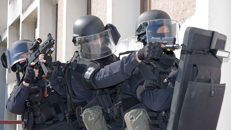 Terrorisme d’ultra droite : le coup de com’ !