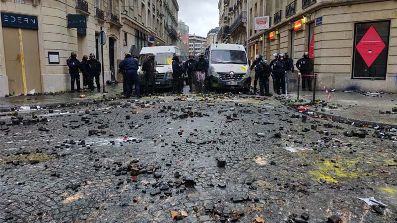 Gilets Jaunes. Face à l’immigration et à la propagande, la révolte des « minus »