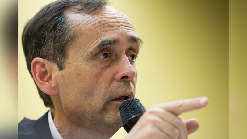 Robert Ménard se « repent » et devient Macron-compatible