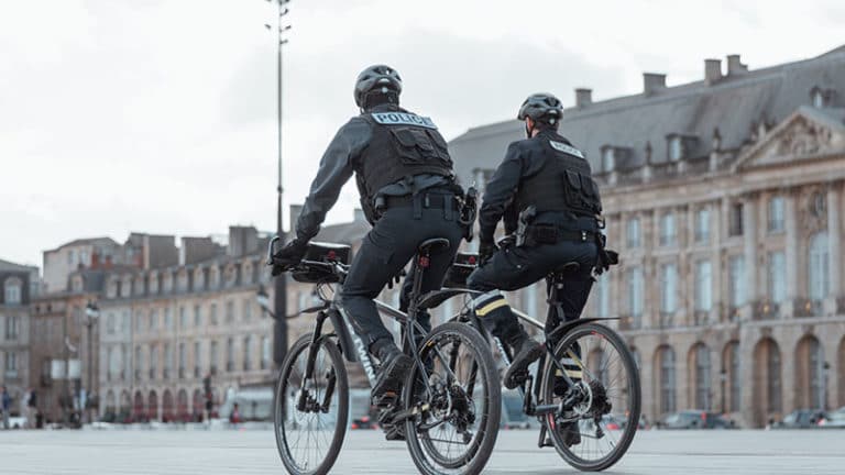 « Français, vos papiers ! » Le flicage plutôt que le dépistage