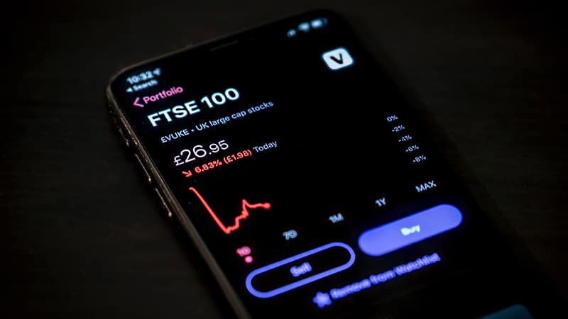 Covid-19. Un pouvoir empêtré dans la crise sanitaire et économique – La revue de presse de Radio Courtoisie