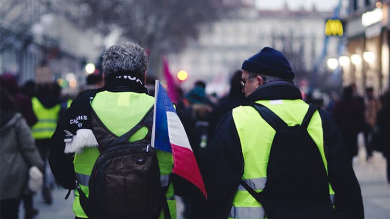 La France confinée contre la France en gilet jaune