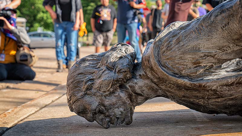 Le « nouveau monde », en guerre contre l’autorité
