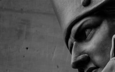 Napoléon fait de l’ombre au Naboléon élyséen
