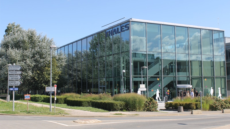 Passe sanitaire, crédit social à la chinoise… Thales au cœur de la société de surveillance