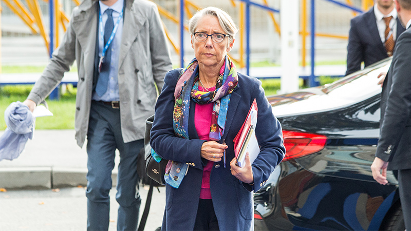 Nouveau premier féministre : quand la flagornerie dépasse les « bornes »