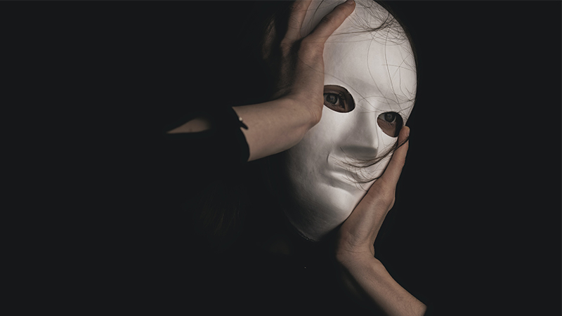 Dans le viseur de l’ARCOM (ex-CSA) : les Blancs