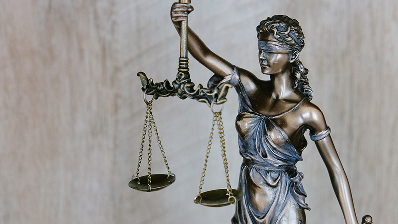 Les persécutions de l’État contre un universitaire politiquement incorrect