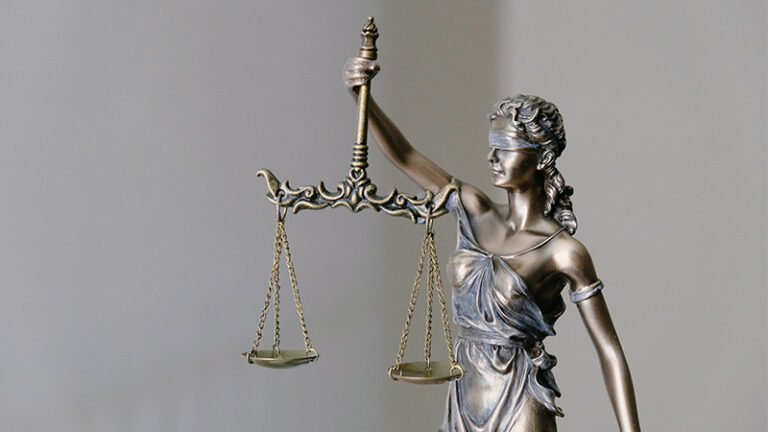 De Dieudonné à Dominique Venner, la liberté d'expression face à un scandale judiciaire et politique