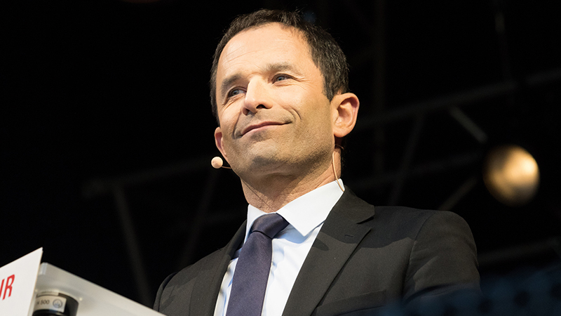 Drame d’Annecy. Pour Benoît Hamon, l’immigration est la solution !