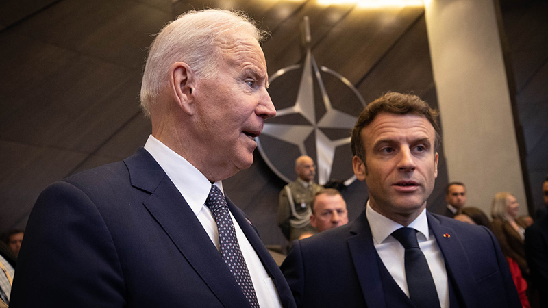 Emmanuel Macron ou le théâtre aux armées permanent