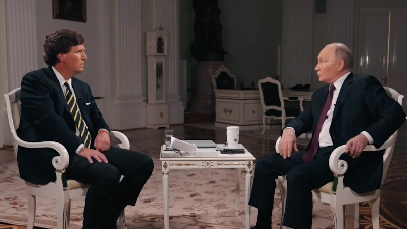 Face à Poutine, la grande leçon de journalisme de Tucker Carlson