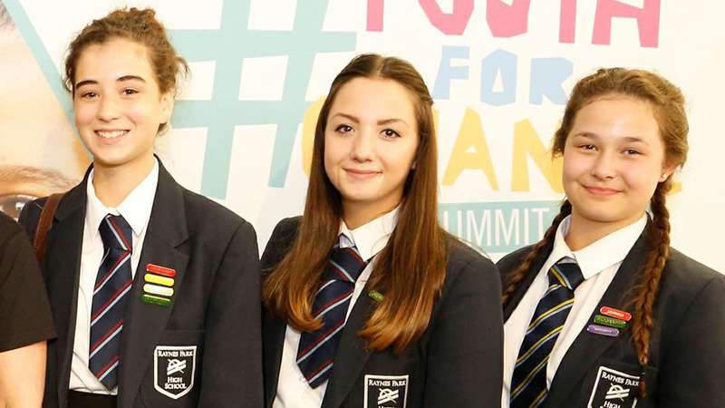 Uniforme à l’école : la honteuse mascarade !