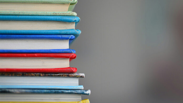 L’enseignement privé catholique dans le collimateur de LFI et Macron