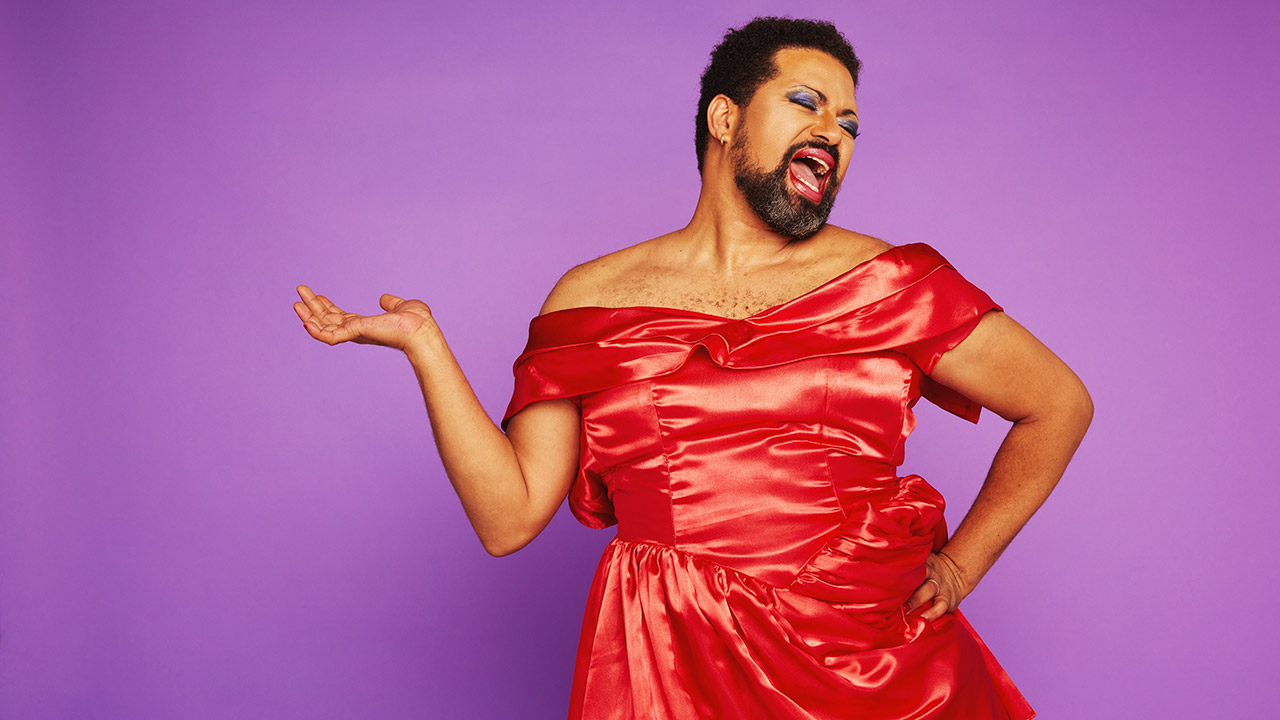 Tiens !… Papa ne porte plus de robe…