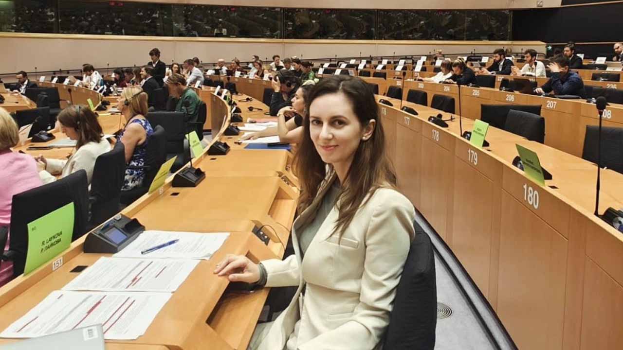 Tous unis contre la transformation de l’UE en un super-État – Entretien avec Rada Laykova