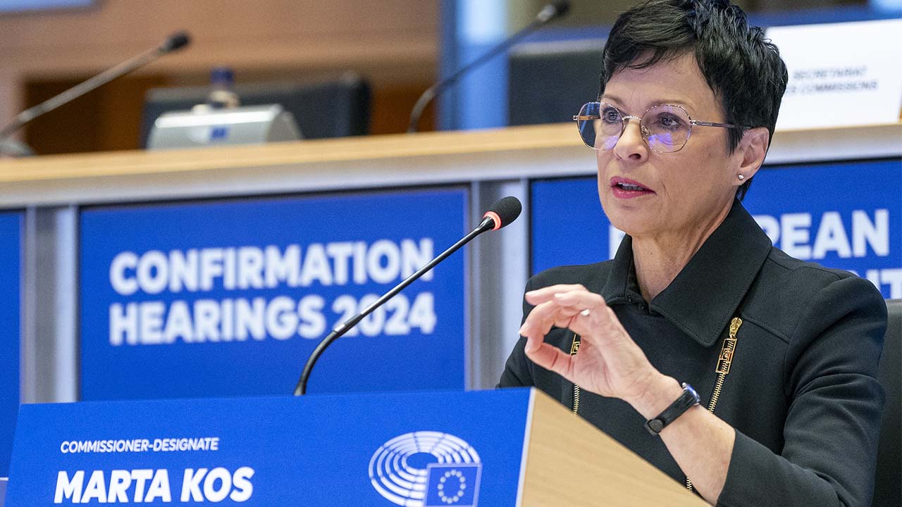 Marta Kos, ancienne espionne communiste promue Commissaire européen